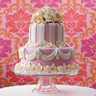 A showcase of wedding cake suppliers in Berks, Bucks and Oxon: thrice as nice!