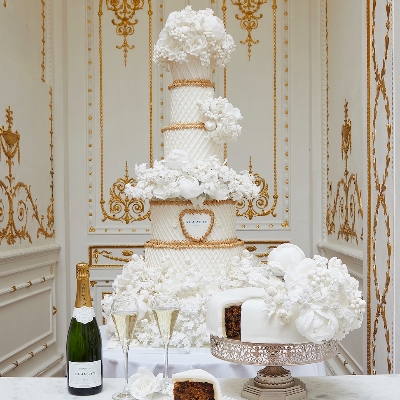 Searcys recreates Royal Wedding Cake for its 175th anniversary