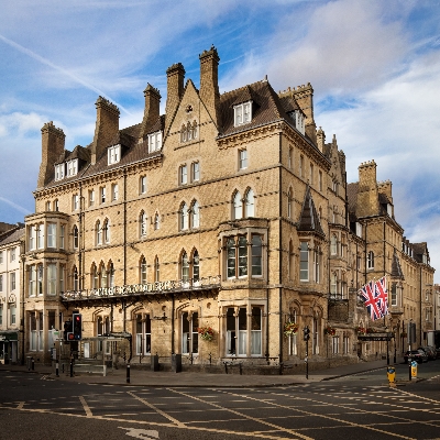 Enjoy a romantic Mini Oxford Getaway with Graduate Hotels this V Day