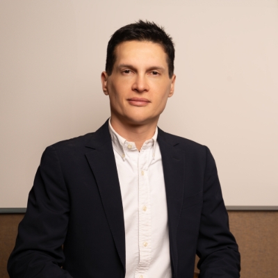 Countdown to ‘I Do’: Achieve Your Dream Wedding Smile with Invisalign