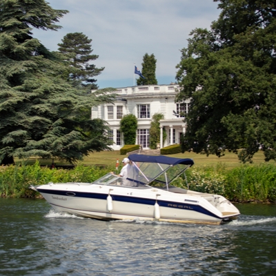 Venue Henley Launches Sunday Carvery at the Greenlands Hotel, Henley Business School