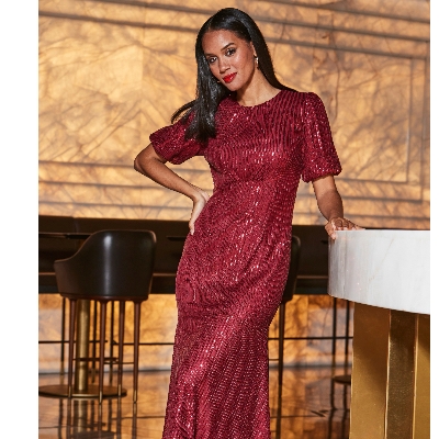 JD Williams reveal how to dress for a winter wedding