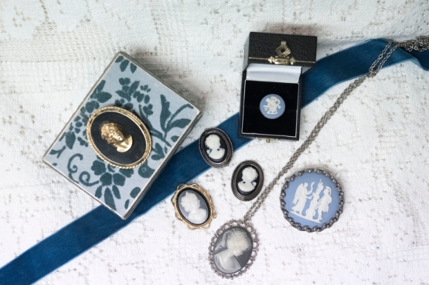 Make cameo jewellery <i>The Favourite</i>  for your Berks, Bucks or Oxon Wedding.: Image 1
