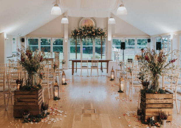 Wedding showround at top Berkshire venue: Image 1
