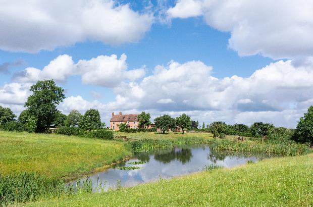 New Oxfordshire countryside wedding venue now open for business: Image 1