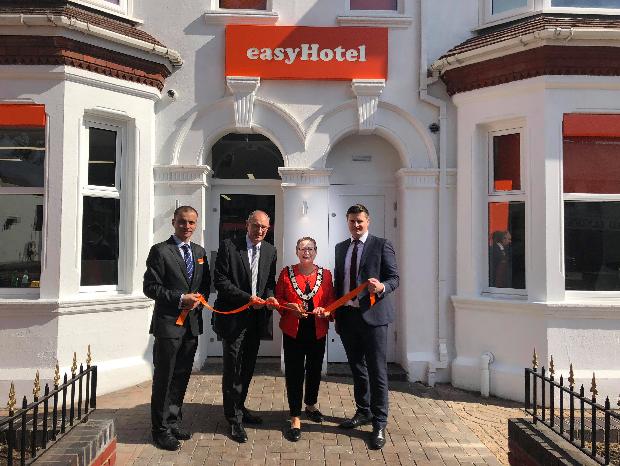 Reading easyHotel now open for extra wedding guest accommodation: Image 1