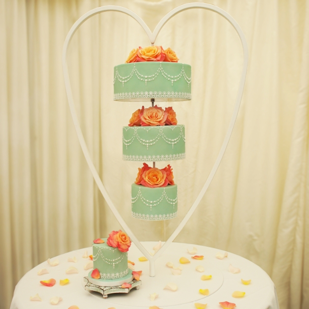 Rosie, of Berkshire's Cakes & Lace Weddings talks all things sweet: Image 1