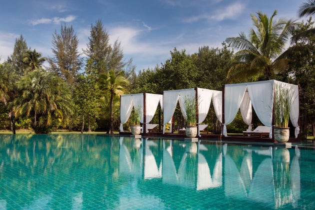 Thailand’s The Sarojin, pool image with poolside loungers