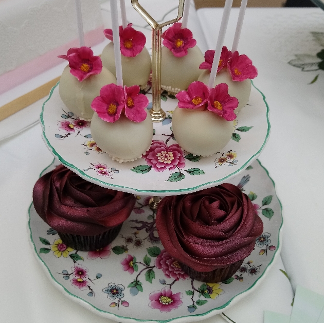 Small plates of individual wedding cakes