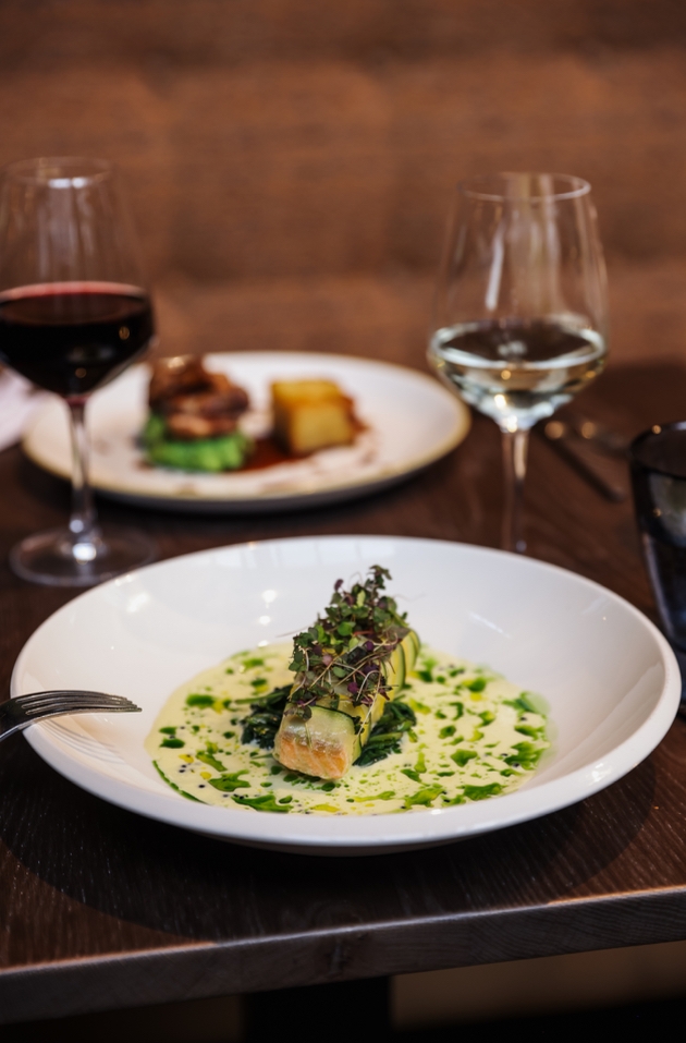 Donnington Valley Hotel dinner dishes and wine