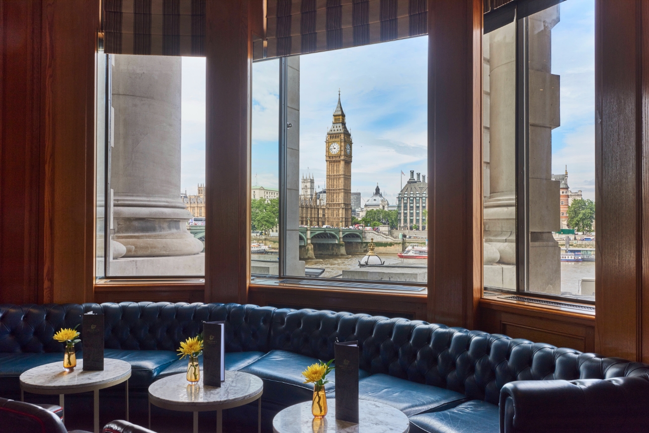 restaurant with view of big ben 
